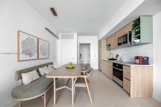 159 NE 6th St, Unit 2916 in Miami, FL - Building Photo - Building Photo