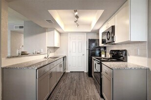 8787 Hammerly Blvd in Houston, TX - Building Photo
