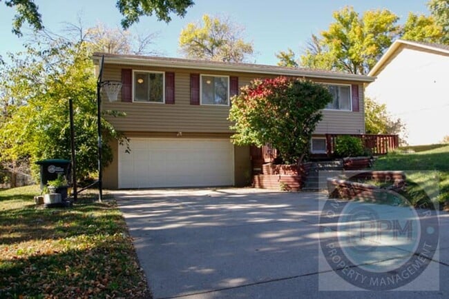 property at 1606 N 107th Ave