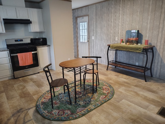 2220 Montague Ave in Greenwood, SC - Foto de edificio - Building Photo