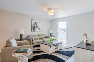 Crestwood Commons Apartments in Crestwood, KY - Foto de edificio - Interior Photo