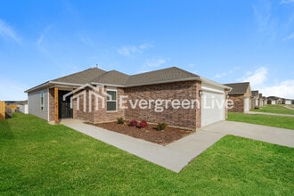 1104 W Lawton Rd in Claremore, OK - Building Photo - Building Photo