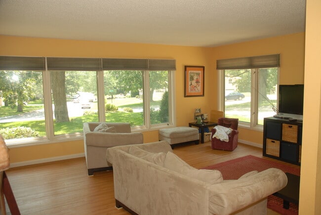 property at 3000 W 82nd St