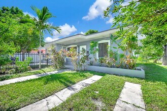 6432 NE 1st Ct in Miami, FL - Building Photo - Building Photo