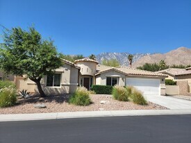1141 Oro Ridge in Palm Springs, CA - Building Photo