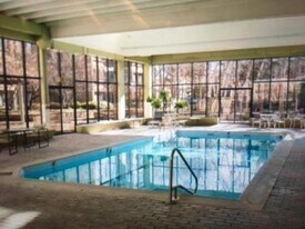 1731 Beacon St, Unit 305 in Brookline, MA - Building Photo