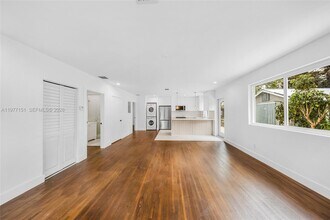 250 NW 98th St in Miami, FL - Building Photo - Building Photo