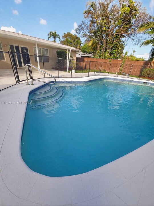 3608 Cleveland St in Hollywood, FL - Building Photo