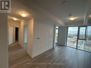 5858 Yonge St in Toronto, ON - Building Photo - Building Photo