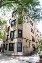 646 W Roscoe St in Chicago, IL - Building Photo - Building Photo