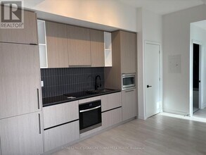 1285 Dupont St in Toronto, ON - Building Photo - Building Photo