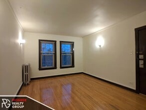 2122 W Ainslie St in Chicago, IL - Foto de edificio - Building Photo