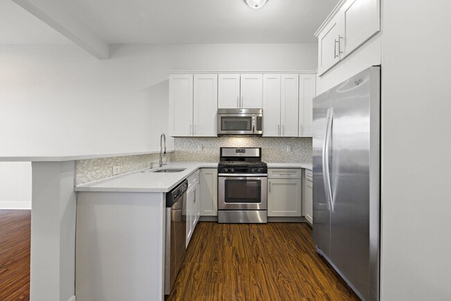 6200 HUDSON Ave in West New York, NJ - Building Photo - Building Photo