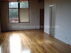 56 Vía Castanada in Monterey, CA - Building Photo - Building Photo