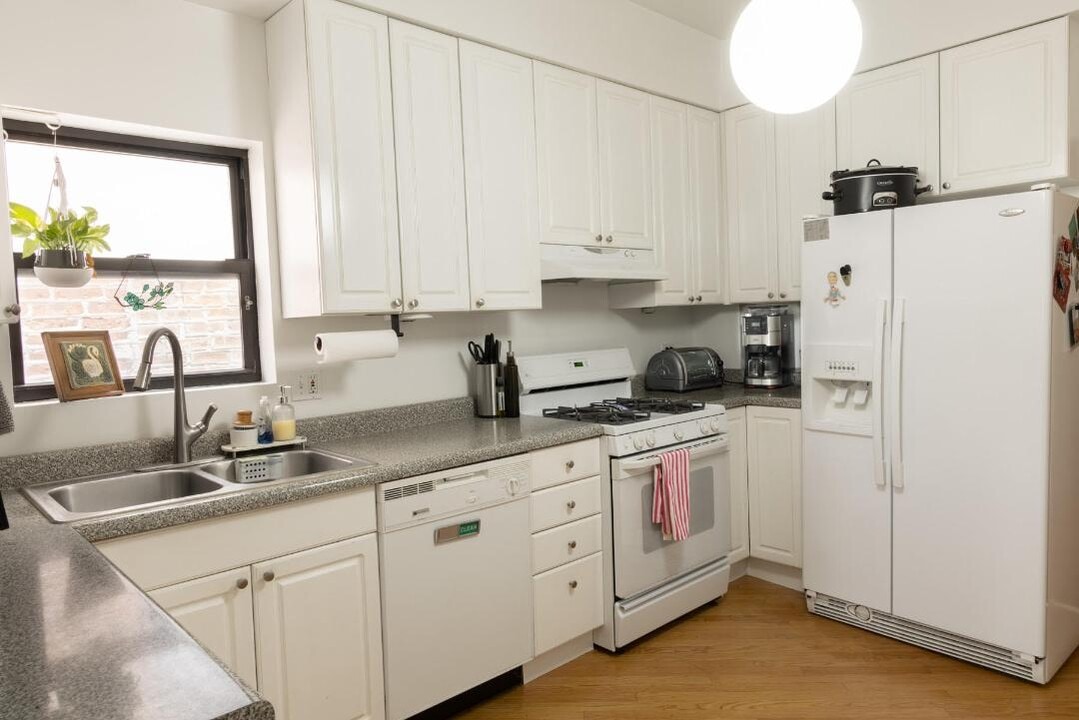 2652 W Superior St, Unit 2 in Chicago, IL - Building Photo