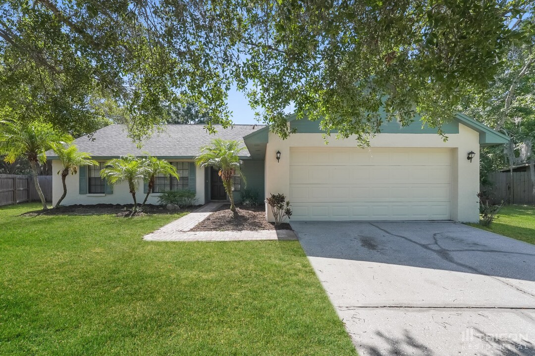 15737 Scrimshaw Dr in Tampa, FL - Building Photo