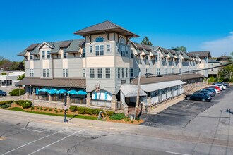 Brookfield Junction in Brookfield, WI - Building Photo - Building Photo