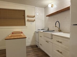 2439 Moore St in Bellingham, WA - Building Photo - Building Photo