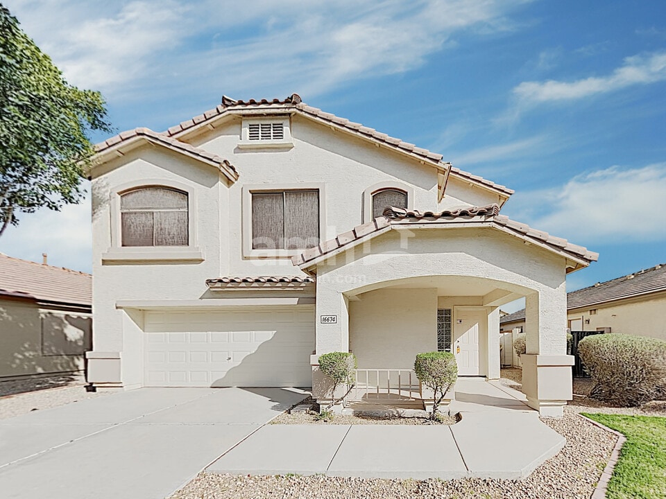 16674 W Belleview St in Goodyear, AZ - Foto de edificio