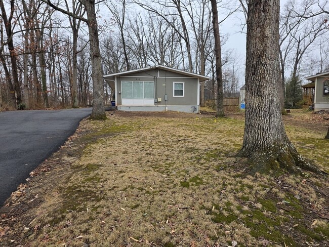 611 Austin Ln in Herndon, VA - Building Photo - Building Photo