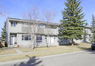 300-390 Falconridge Cres NE in Calgary, AB - Building Photo - Building Photo