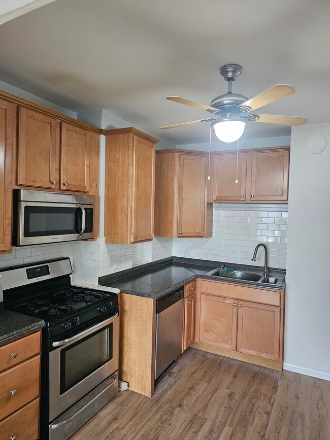 2125 N Lorel Ave, Unit Garden