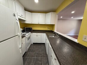 175 Mill Pond Rd in Hamden, CT - Building Photo - Building Photo