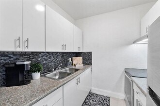 1401 NW 103rd St in Miami, FL - Building Photo - Building Photo