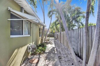 227 NE 24th Ave in Pompano Beach, FL - Building Photo - Building Photo