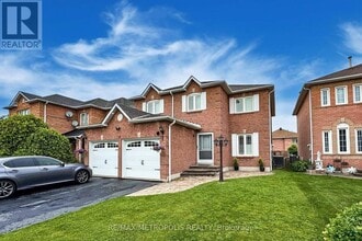 11 Howes St in Ajax, ON - Building Photo - Building Photo