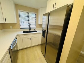 1104 Via Montoya in Camarillo, CA - Building Photo - Building Photo