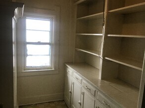 2705-2707 S 9th Pl-Unit -Upper in Milwaukee, WI - Building Photo - Building Photo