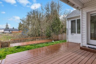 1290 NE Margeaux Pl in Hillsboro, OR - Building Photo - Building Photo