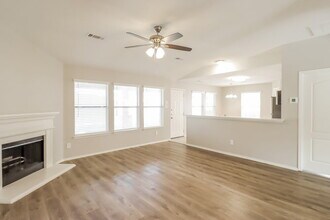 3113 Lighthouse Dr in Denton, TX - Foto de edificio - Building Photo