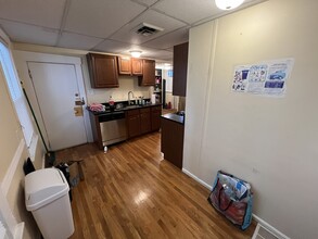 369 Beacon St, Unit 101 in Somerville, MA - Building Photo - Building Photo