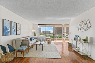 1860 Ala Moana Blvd in Honolulu, HI - Building Photo - Building Photo