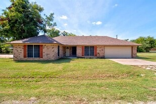 373 Old Shawnee Trail Dr in Gordonville, TX - Building Photo