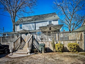 327 Carpenter St in West Columbia, SC - Building Photo - Building Photo