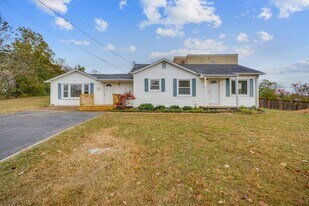 2614 Mimosa Ln in Johnson City, TN - Building Photo