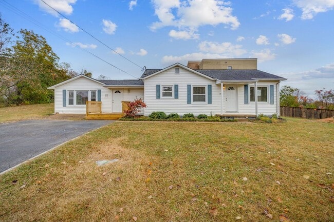 property at 2614 Mimosa Ln