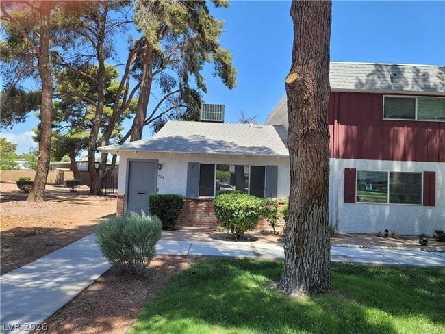 629 E Pecos Way in Las Vegas, NV - Building Photo - Building Photo