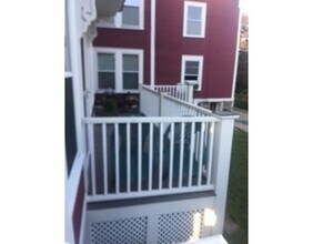 18 Watson St-Unit -#2 in Marblehead, MA - Foto de edificio - Building Photo