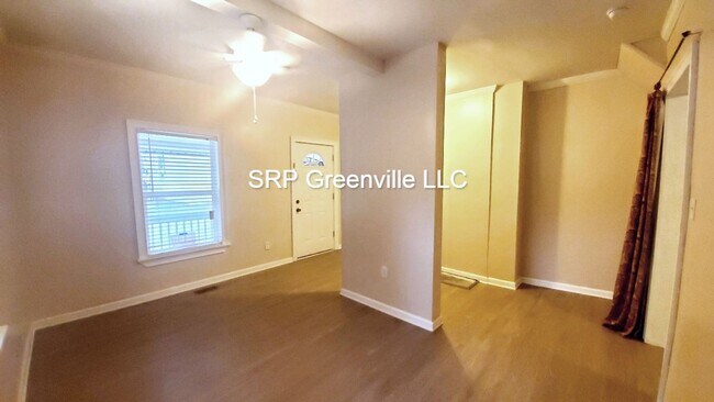 4 Foster St-Unit -Unit B in Spartanburg, SC - Building Photo - Building Photo