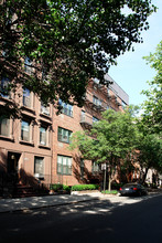 320 W 19th St in New York, NY - Building Photo - Building Photo