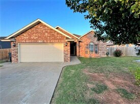 8104 Eagle Cir in Oklahoma City, OK - Building Photo