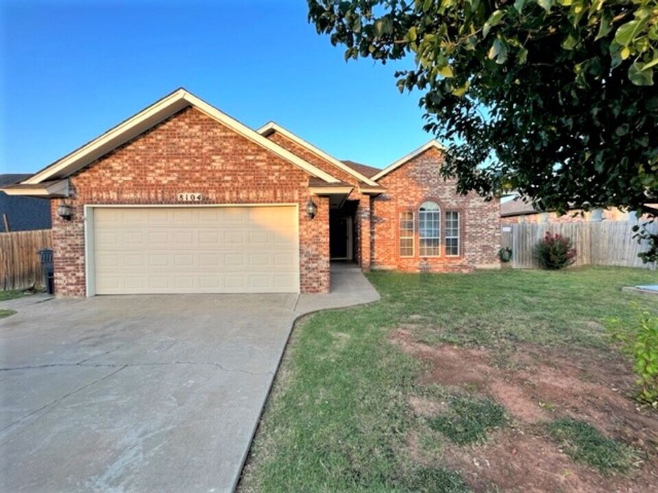 8104 Eagle Cir in Oklahoma City, OK - Building Photo