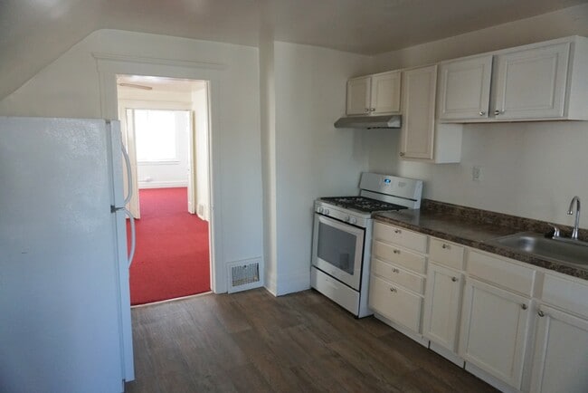 2647 Edwin St, Unit #2 in Hamtramck, MI - Building Photo - Building Photo