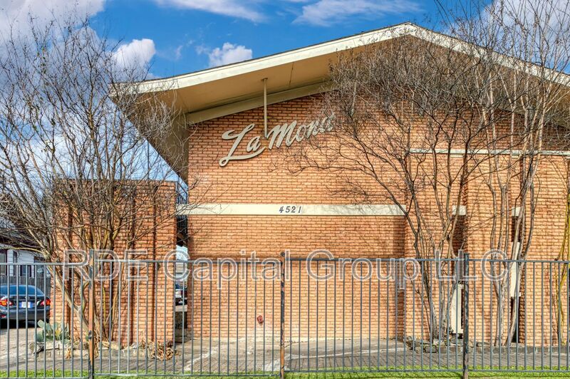 4525 Columbia Ave in Dallas, TX - Foto de edificio
