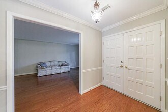 585 W Crossville Rd in Roswell, GA - Building Photo - Building Photo