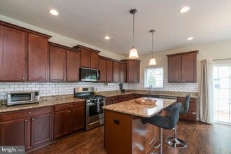 7469 Tanyard Knoll Ln in Glen Burnie, MD - Building Photo - Building Photo